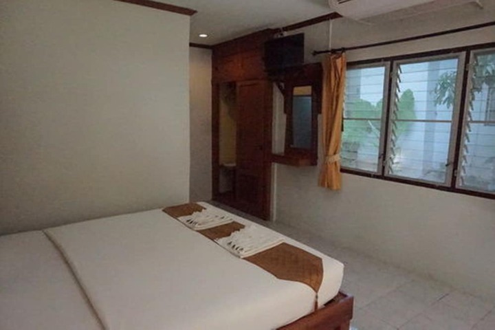 Room 25 of 80