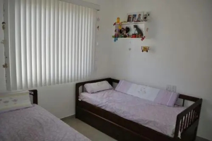 Room 4 of 17