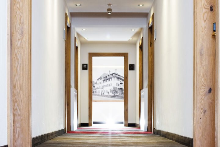 Ballroom/Hall 45 of 47