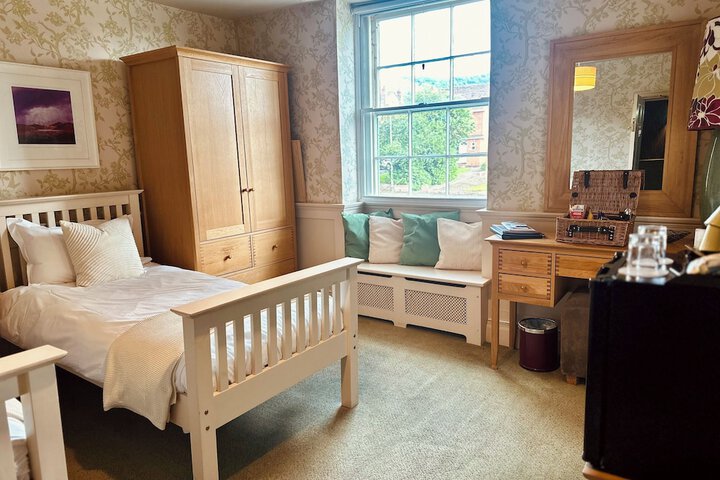 Room 25 of 46