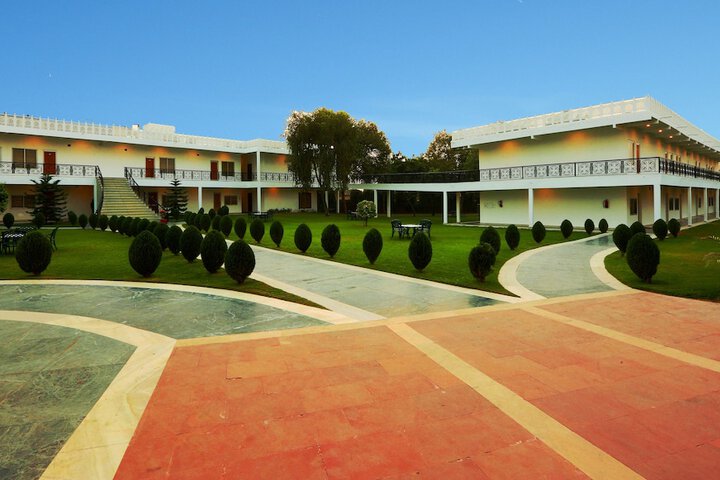 Hotel 2 of 55