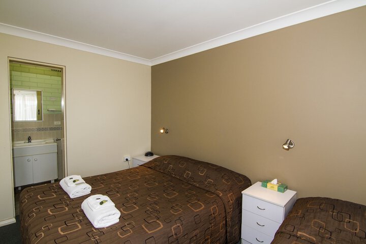 Room 10 of 35