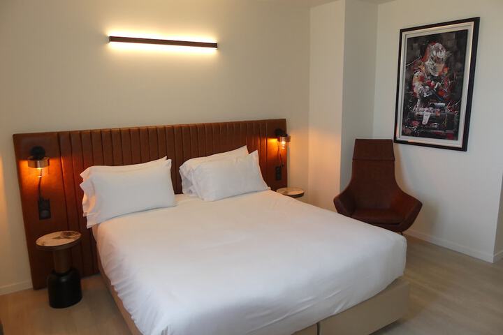 Room 16 of 30