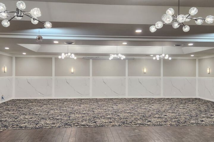 Ballroom/Hall 39 of 49