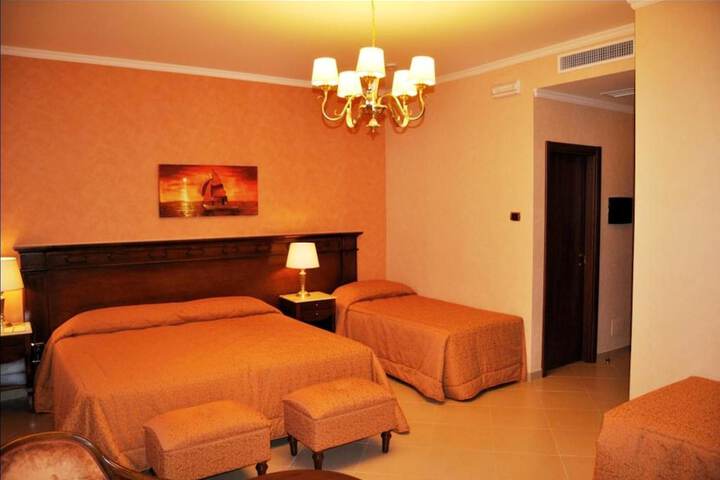 Room 5 of 36