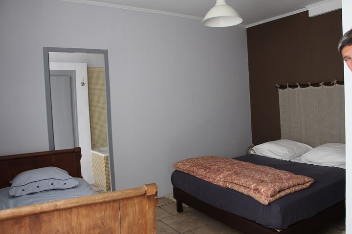 Room 9 of 36