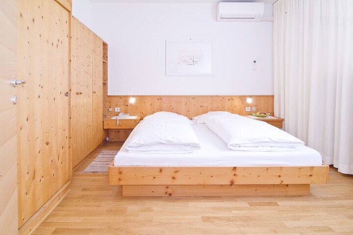 Room 8 of 55