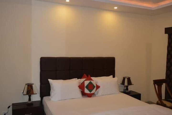Room 11 of 23