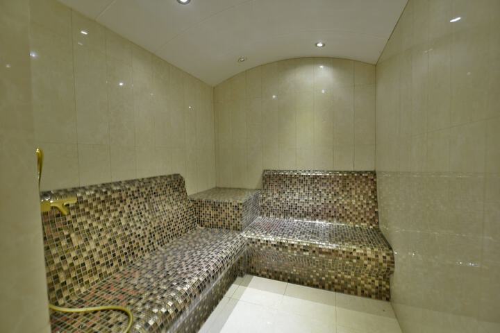 Room 28 of 43