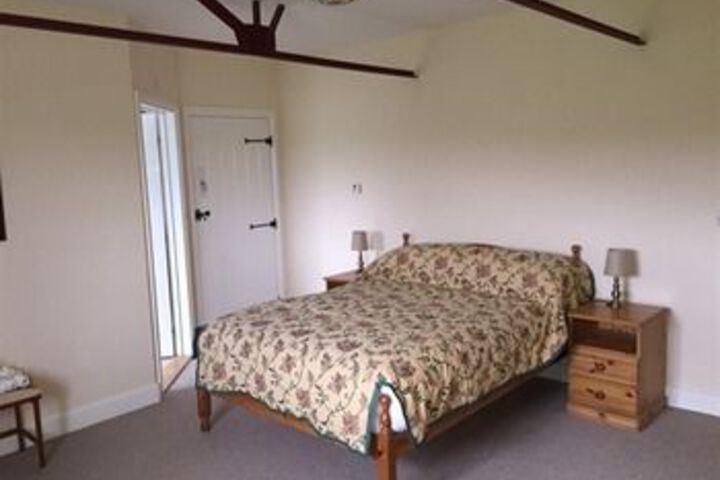Room 5 of 11