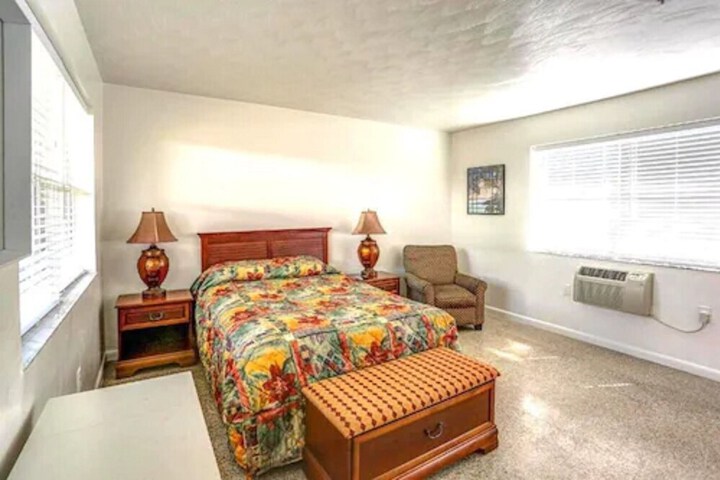 Economy Double Bed (9 of 14)