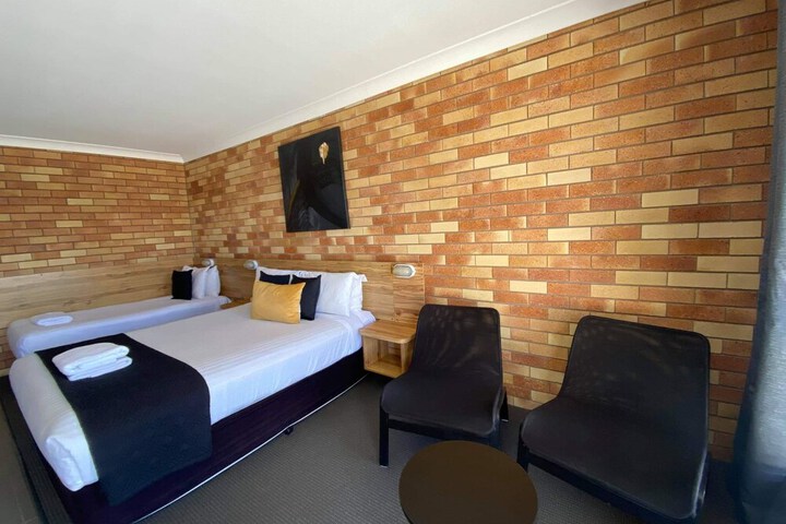 Room 9 of 31