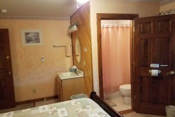 Room 4 of 66