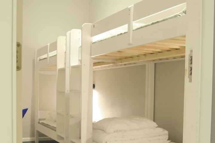 Room 74 of 128