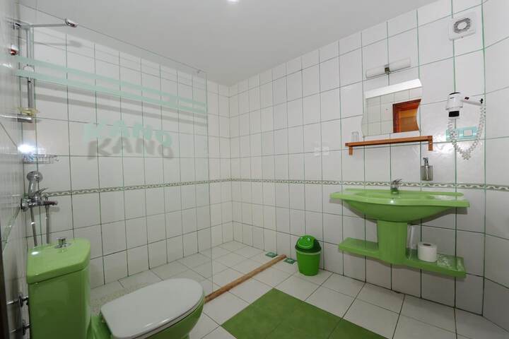 Room 16 of 35