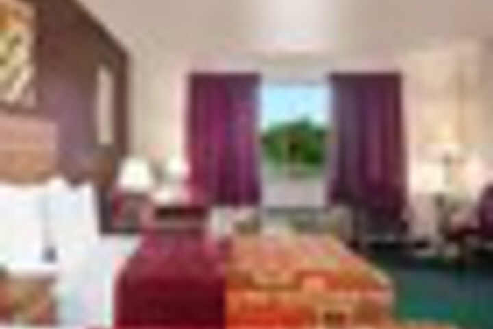Room 26 of 222
