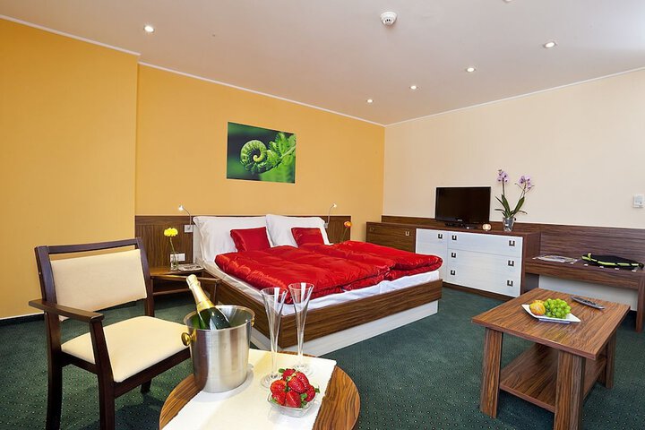 Room 5 of 46