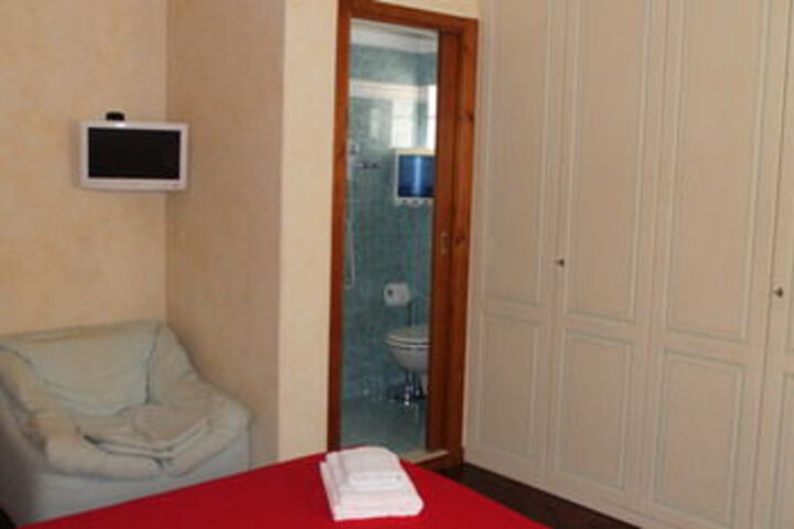 Room 152 of 499