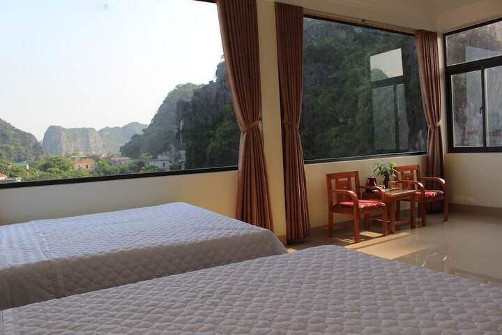 Room 4 of 49