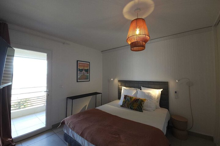 Room 18 of 48