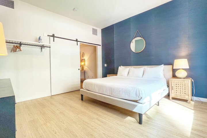 Room 9 of 49