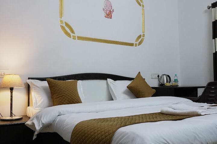 Room 4 of 41