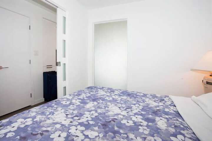 Room 10 of 21