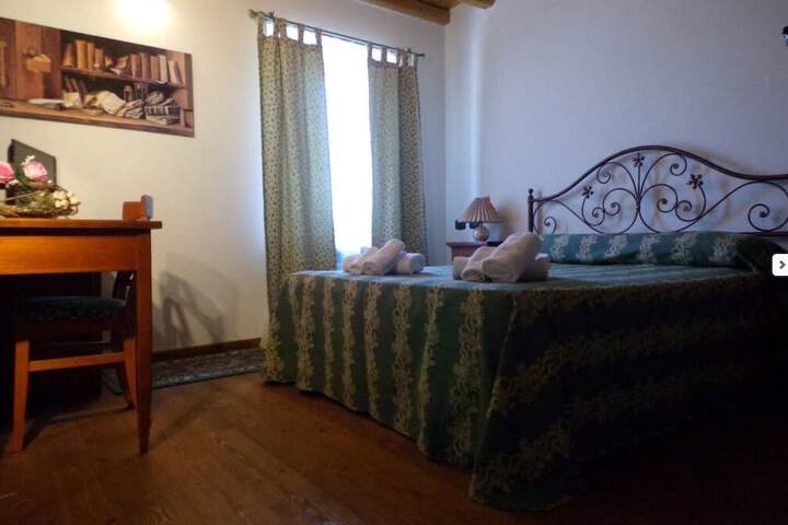 Room 2 of 22