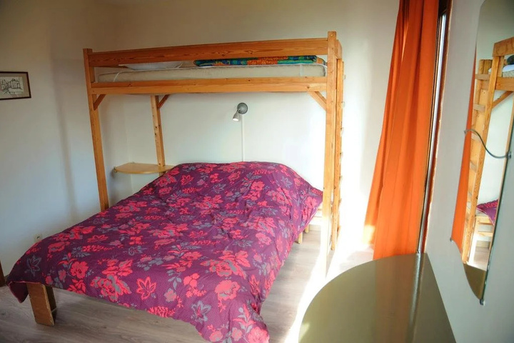 Room 2 of 12