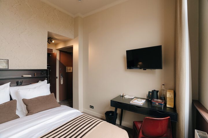 Room 26 of 49