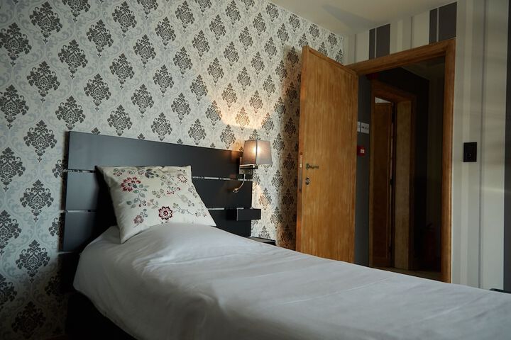 Room 18 of 41