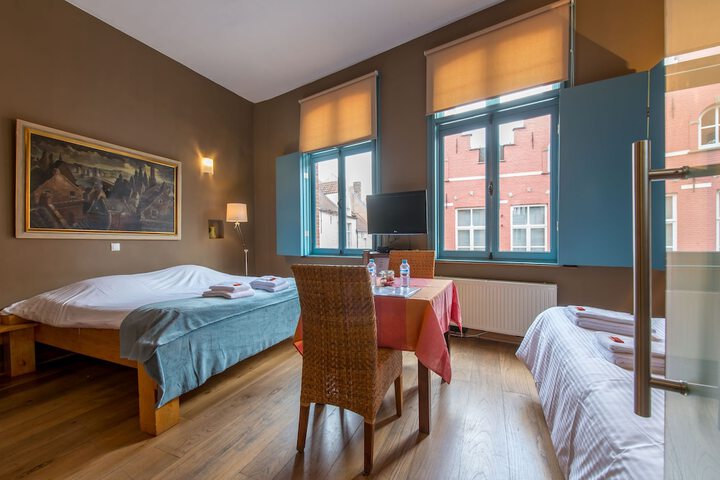 Room 15 of 40