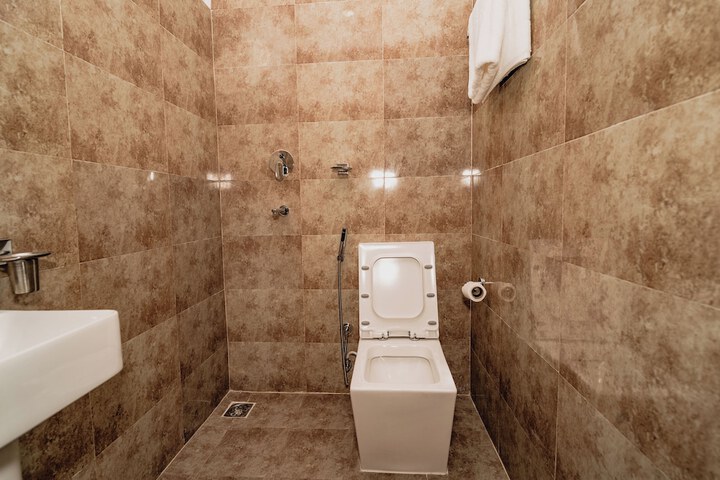 Room 44 of 65