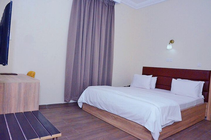 Room 10 of 44