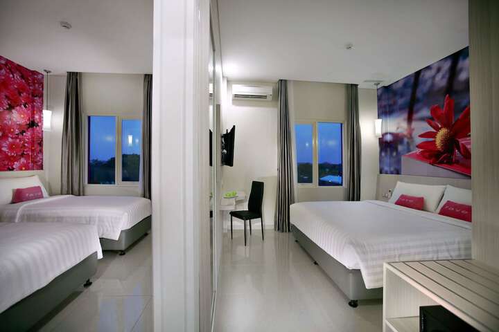 Room 12 of 27
