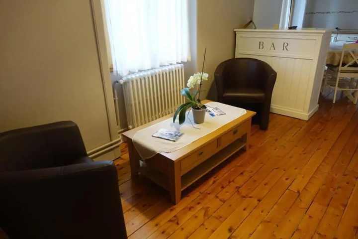 Room 2 of 2