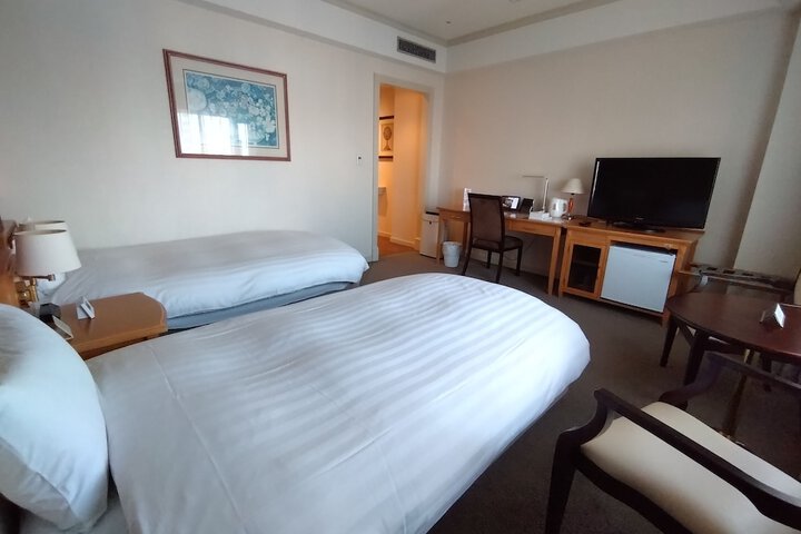 Room 13 of 21