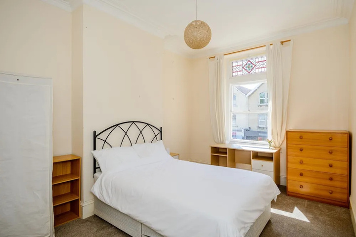 Room 2 of 9