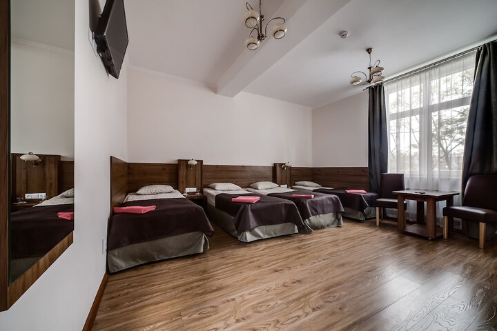 Room 7 of 25