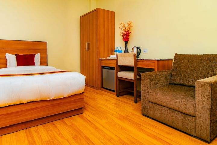 Room 5 of 73