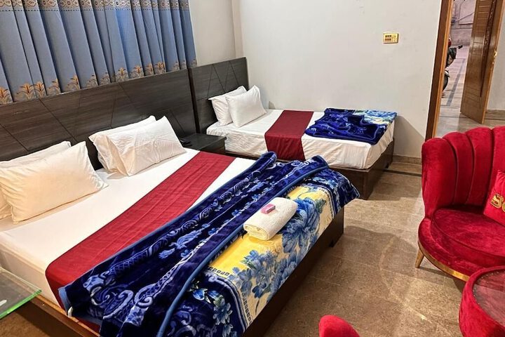Room 2 of 11