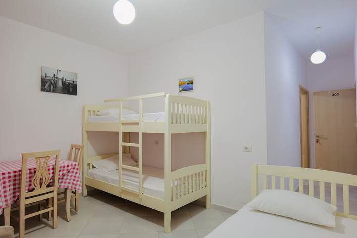 Room 10 of 68