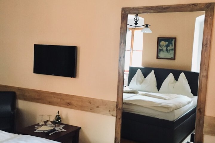 Room 5 of 71