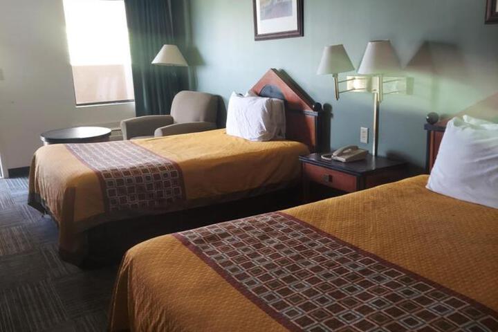 2 Double Beds (2 of 4)