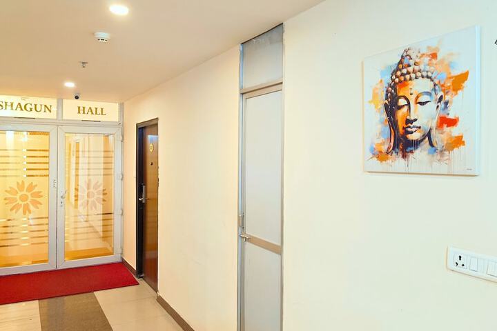 Ballroom/Hall 84 of 95