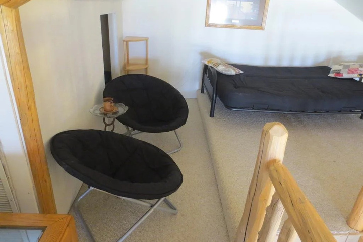 Room 2 of 11