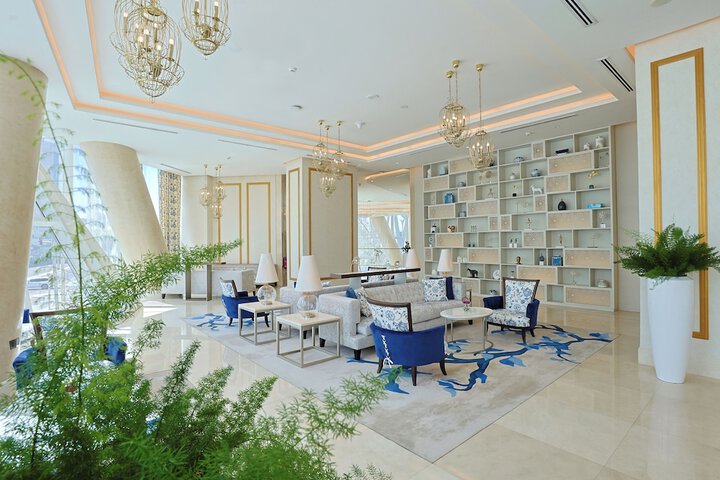 Lounge 67 of 70