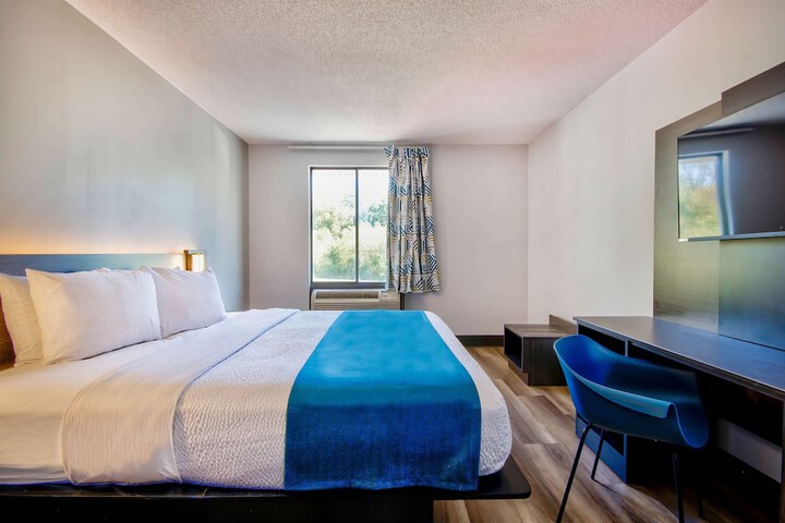 Room 18 of 27