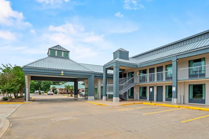 Hotel Entry