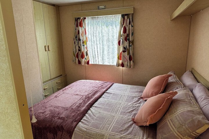 Room 54 of 68